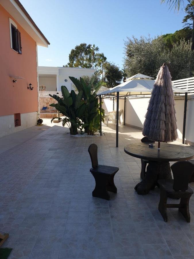 Bed And Breakfast Villa Fatima Trani Exteriör bild
