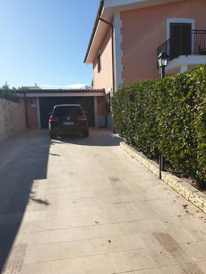 Bed And Breakfast Villa Fatima Trani Exteriör bild
