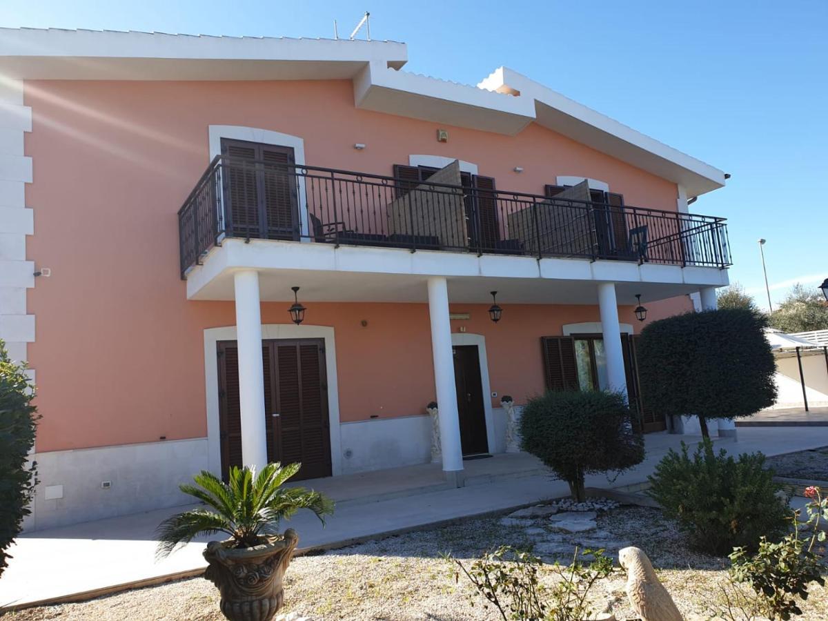 Bed And Breakfast Villa Fatima Trani Exteriör bild