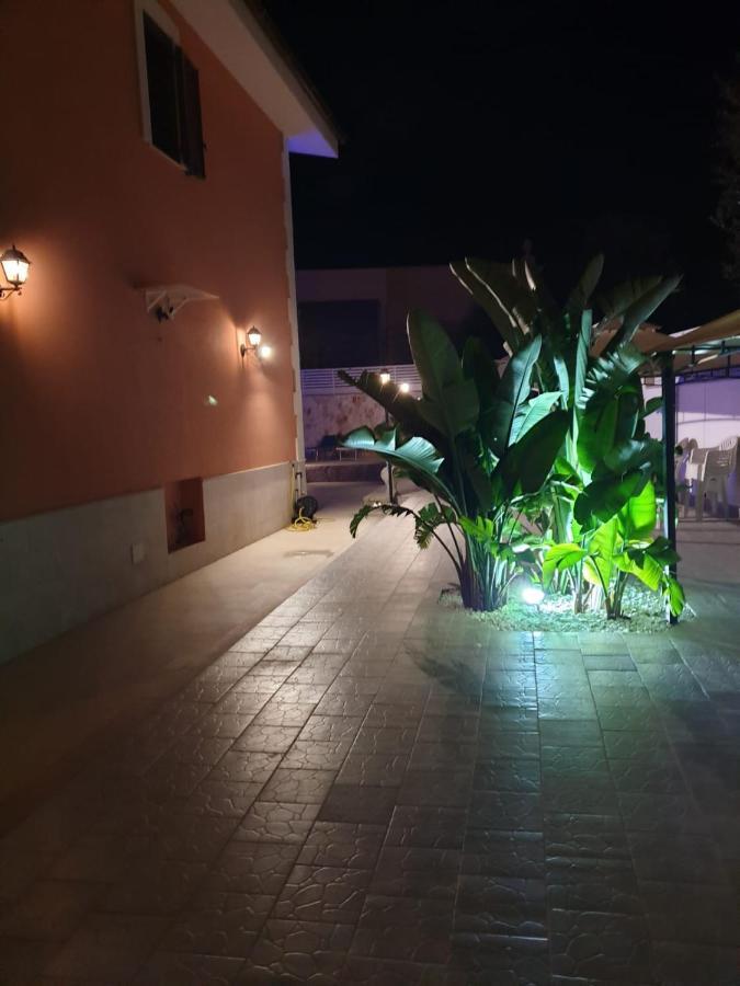 Bed And Breakfast Villa Fatima Trani Exteriör bild